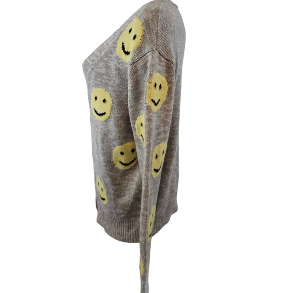 3/$25 Streetwear Society Size S Gray Cardigan with Yellow Smiley Faces - Picture 2 of 5